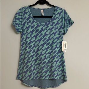 Patterned Women's Top. LulaRoe size XXS pit to pit= 16.5”.